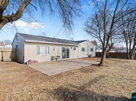 1833 West Kimberly Road Davenport, IA 52806 - Photo 7 of 31