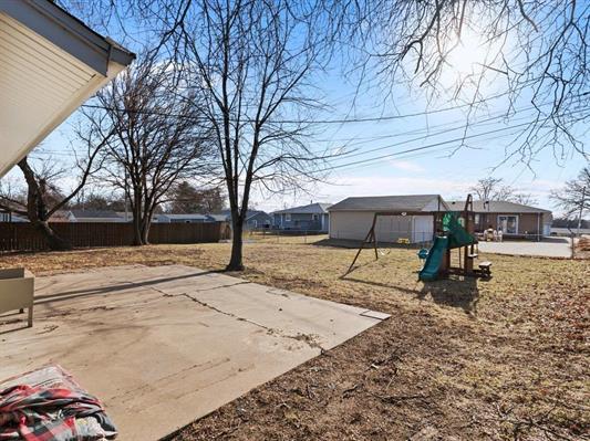 1833 West Kimberly Road Davenport, IA 52806 - Photo 8 of 31