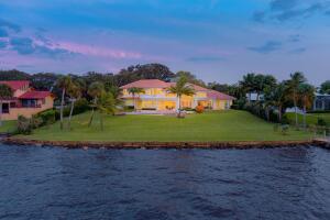 901 Southeast Riverside Drive Stuart, FL 34994 - Photo 8 of 53 RX-11119320_8