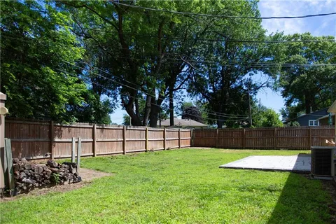 $325,000 | 8878 Westbrooke Drive, Overland Park, KS 66212