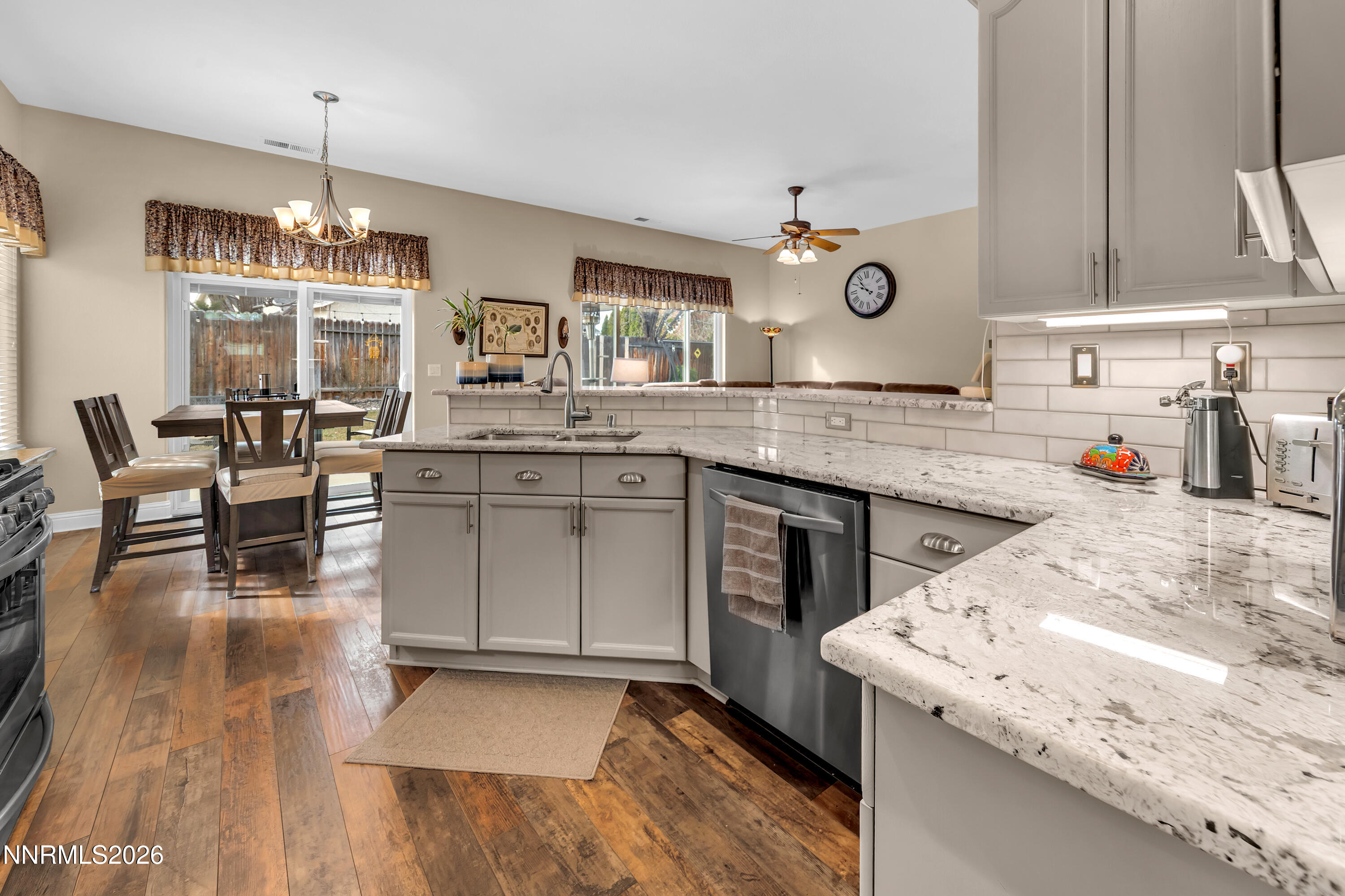 3288 Genil Court Sparks, NV 89436 - Photo 12 of 37 Gemil3288-016