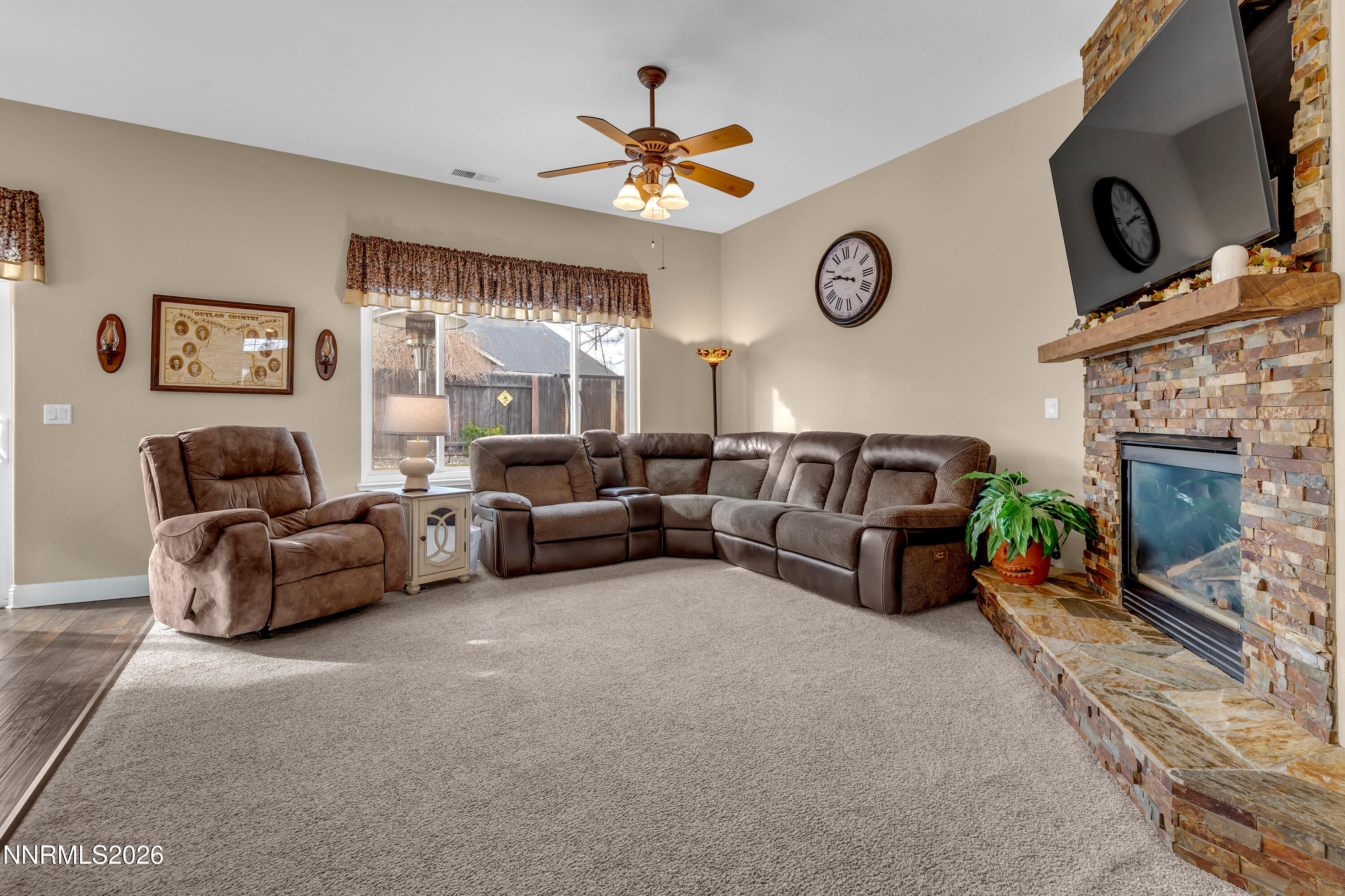 3288 Genil Court Sparks, NV 89436 - Photo 3 of 37 Gemil3288-008