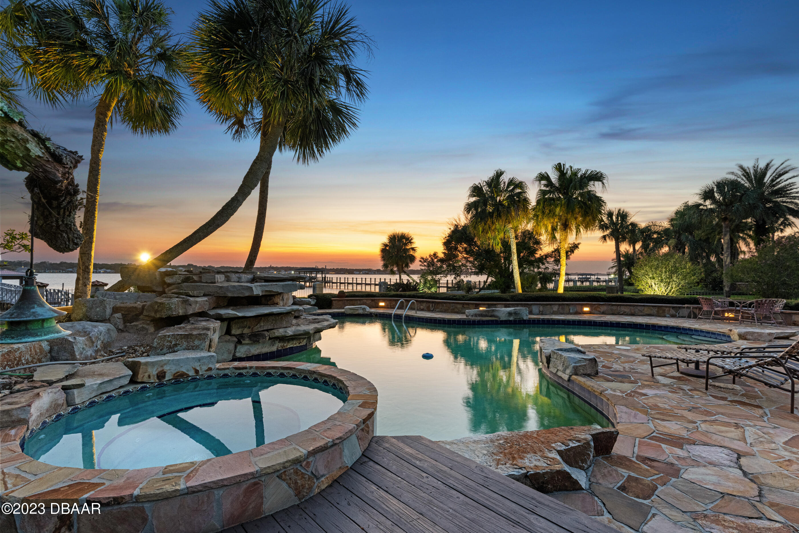 880 John Anderson Drive Ormond Beach, FL 32176 - Photo 7 of 79 6