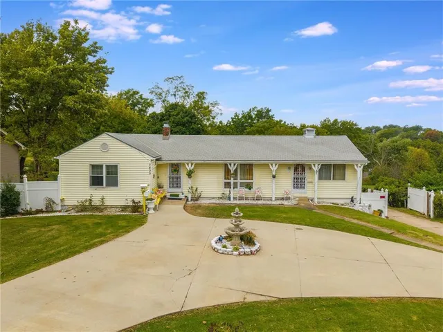 $450,000 | 3800 South Crysler Avenue, Independence, MO 64055