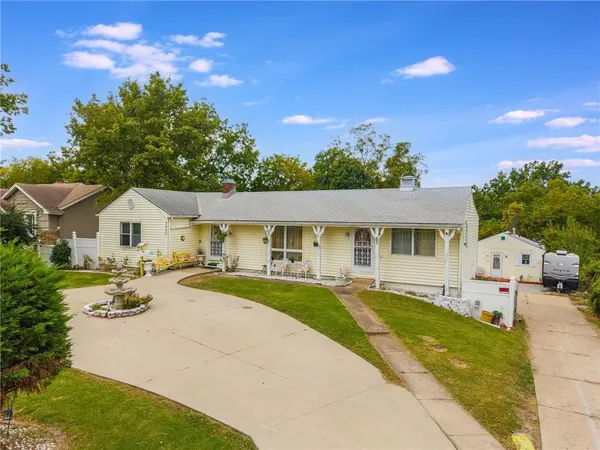 $399,900 | 3800 South Crysler Avenue, Independence, MO 64055