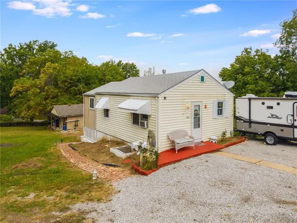 $399,900 | 3800 South Crysler Avenue, Independence, MO 64055