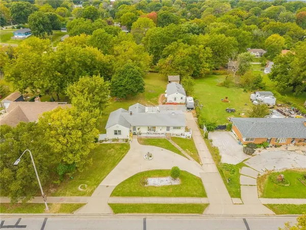 $399,900 | 3800 South Crysler Avenue, Independence, MO 64055