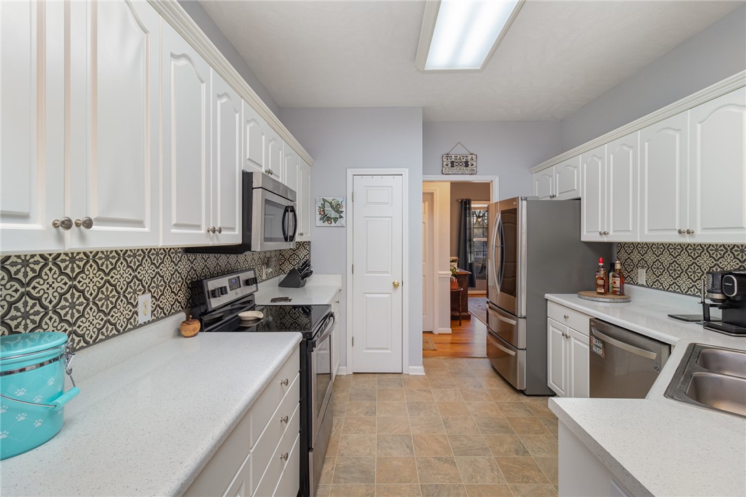 616 Providence Point Drive Seneca, SC 29678 - Photo 10 of 32