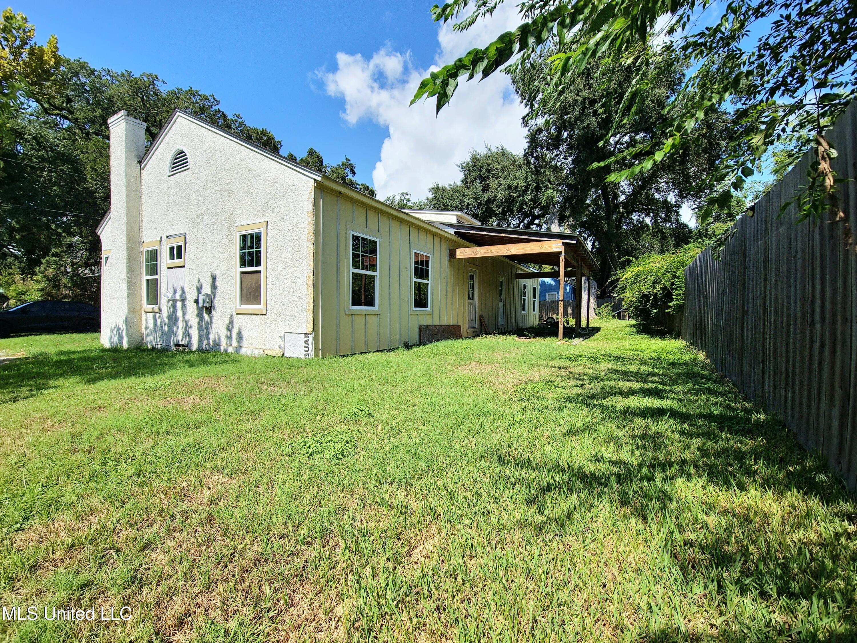 134 Oak Grove Place Biloxi, MS 39530 - Photo 3 of 10 1000042666