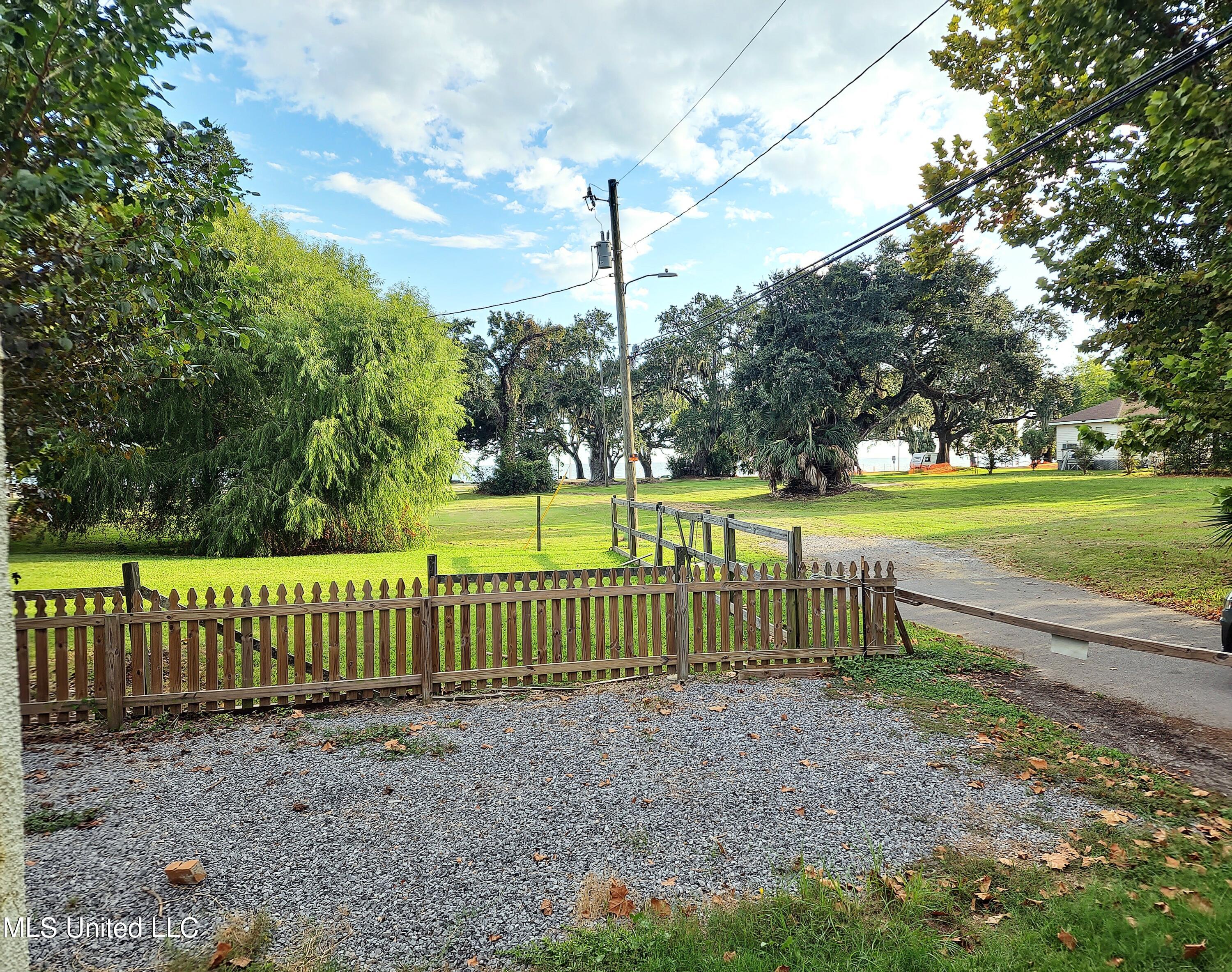 134 Oak Grove Place Biloxi, MS 39530 - Photo 10 of 10 20251001_171753(1)