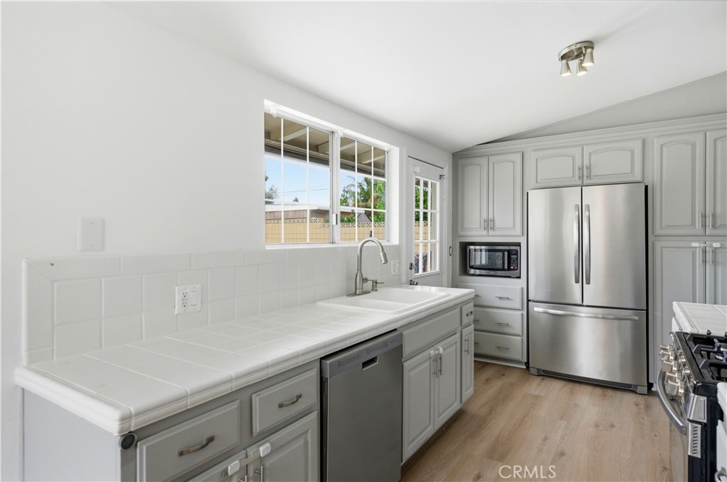 12201 Ferrari Lane Garden Grove, CA 92841 - Photo 17 of 44