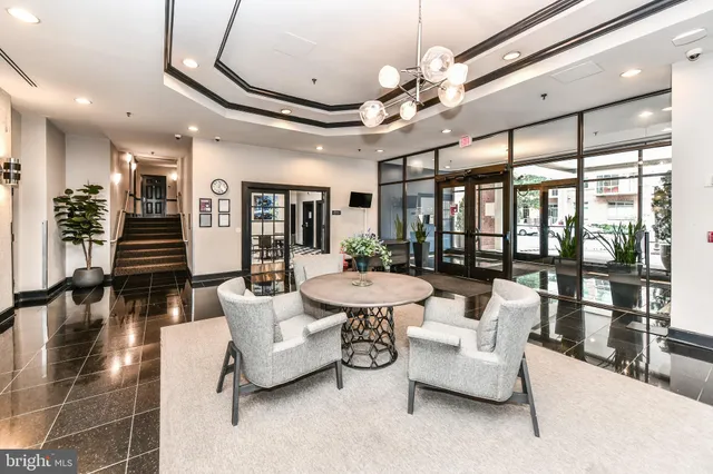 $1,950 | 1001 North Randolph Street, Unit 723, Arlington, VA 22201