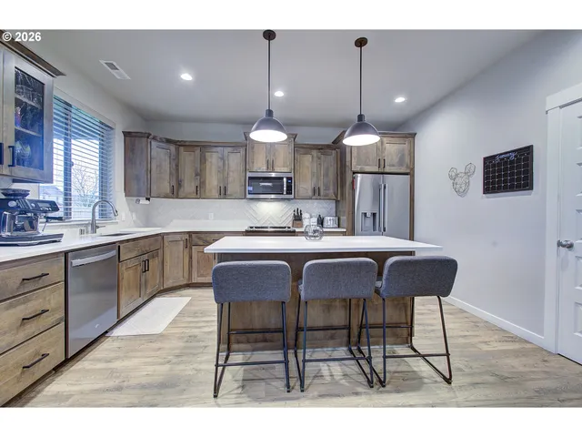 $639,900 | 11611 Northeast 135th Avenue, Brush Prairie, WA 98606