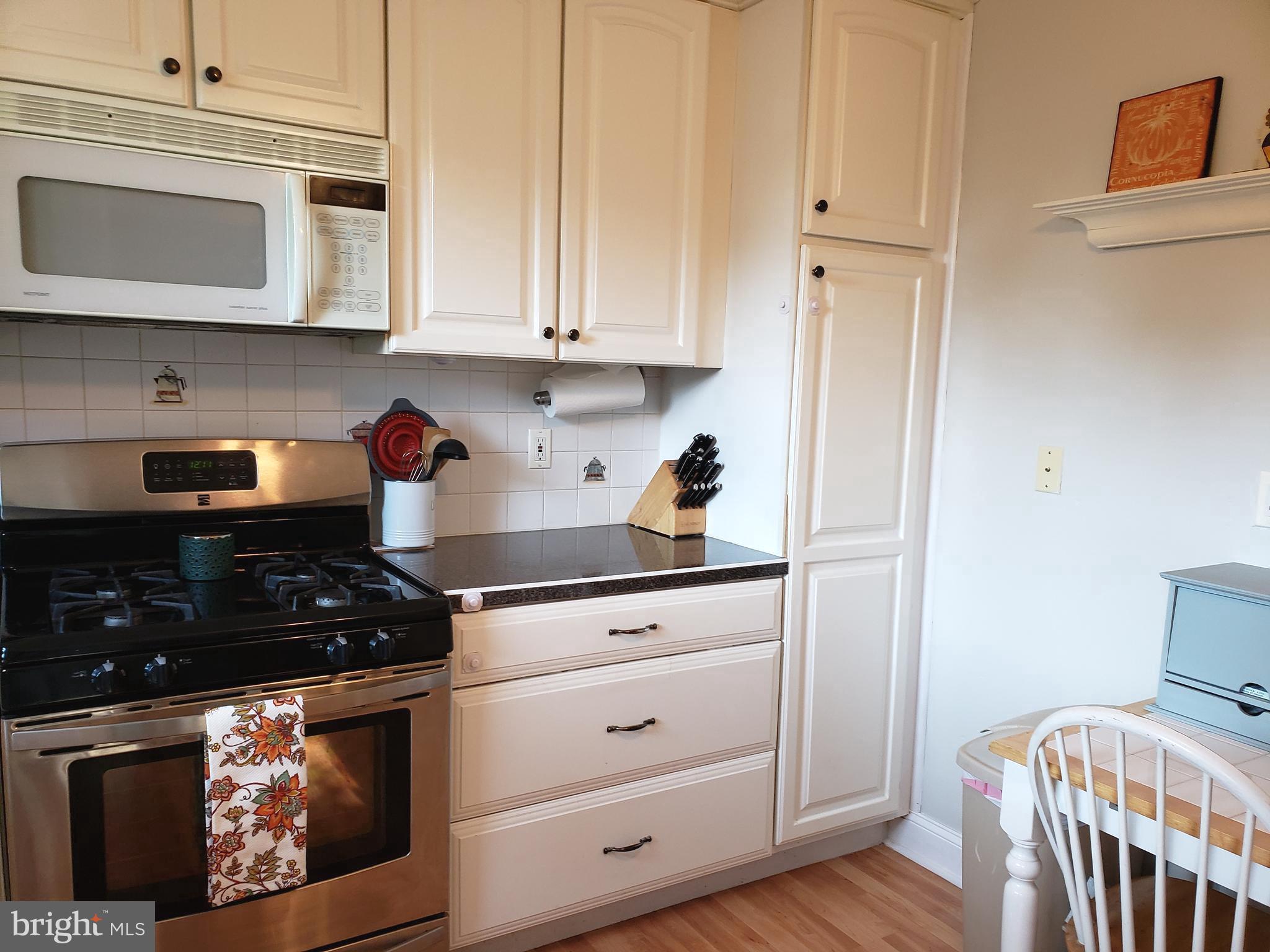 431 Northcroft Road Springfield, PA 19064 - Photo 20 of 43 Kitchen has a good sized pantry!