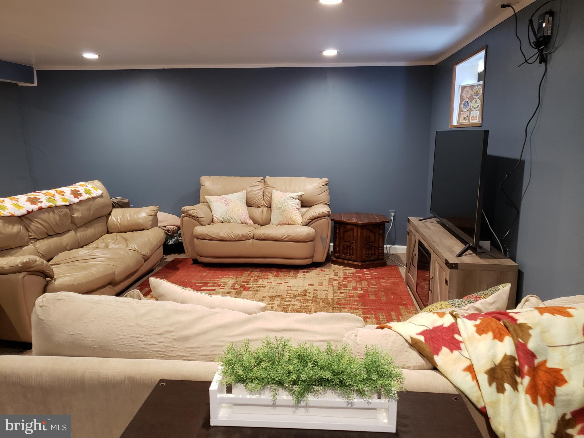 431 Northcroft Road Springfield, PA 19064 - Photo 30 of 43 High hat lights brighten up the family room!