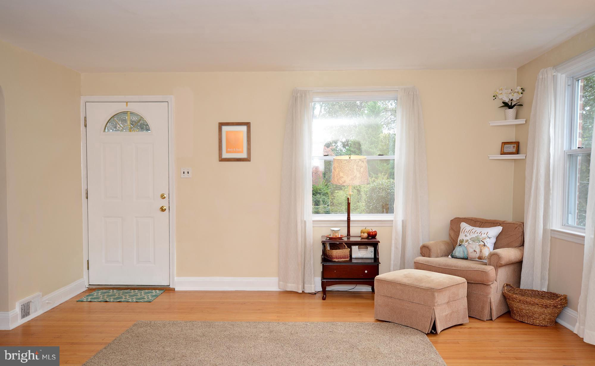 431 Northcroft Road Springfield, PA 19064 - Photo 4 of 43 From the front door enter the lovely Living Room