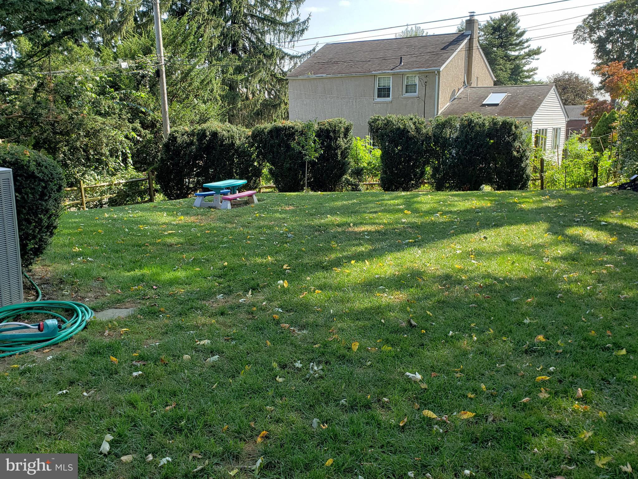 431 Northcroft Road Springfield, PA 19064 - Photo 42 of 43 Plenty of yard to enjoy!