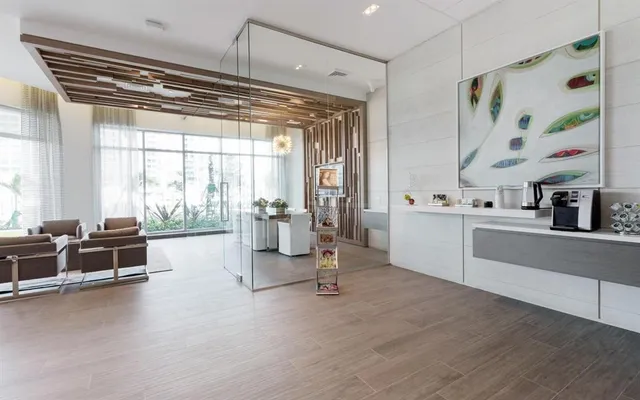 $1,375,000 | 17111 Biscayne Boulevard, Unit 1702, North Miami Beach, FL 33160