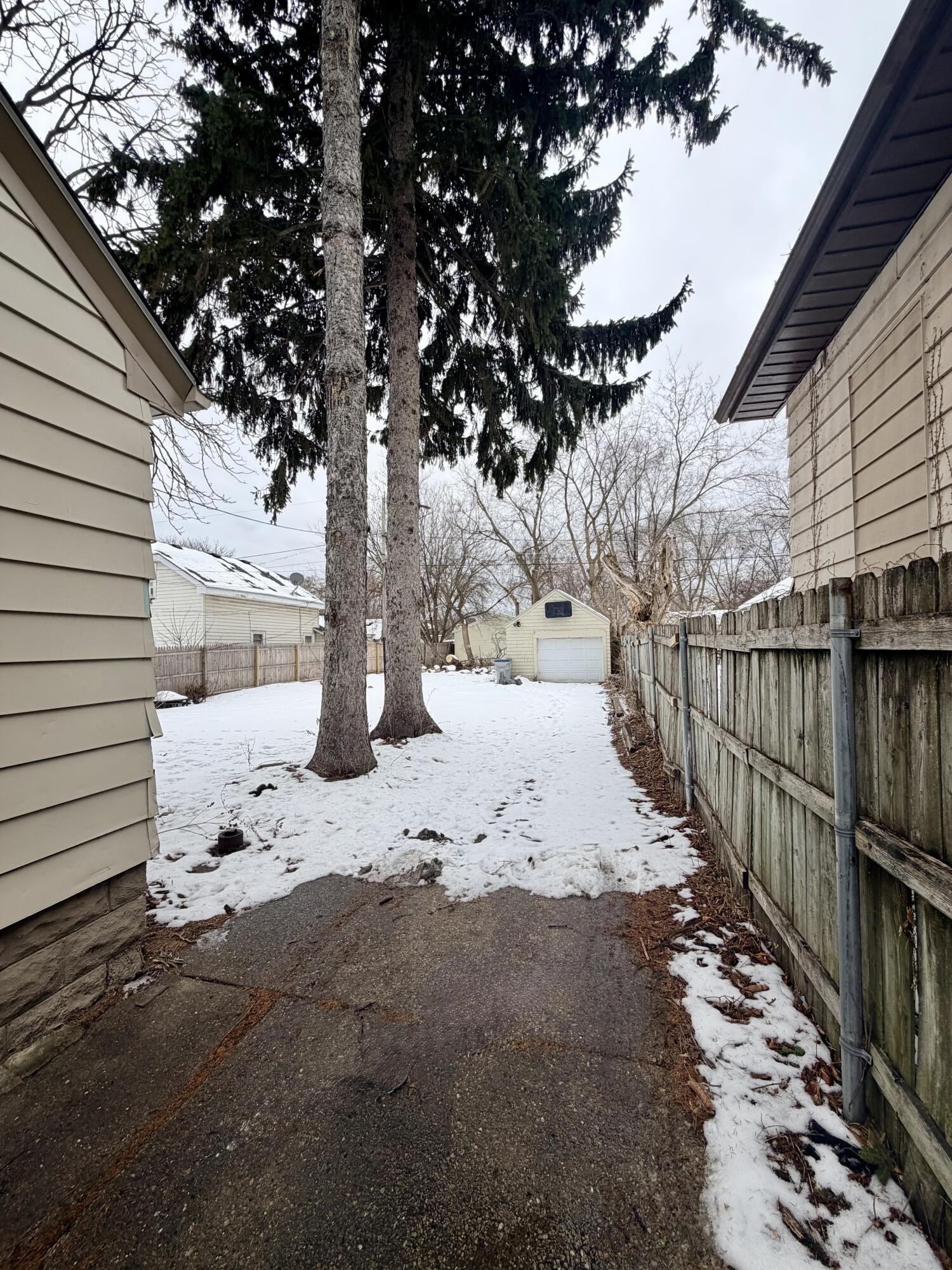 5015 North 49th Street Milwaukee, WI 53218 - Photo 19 of 24 IMG_3275