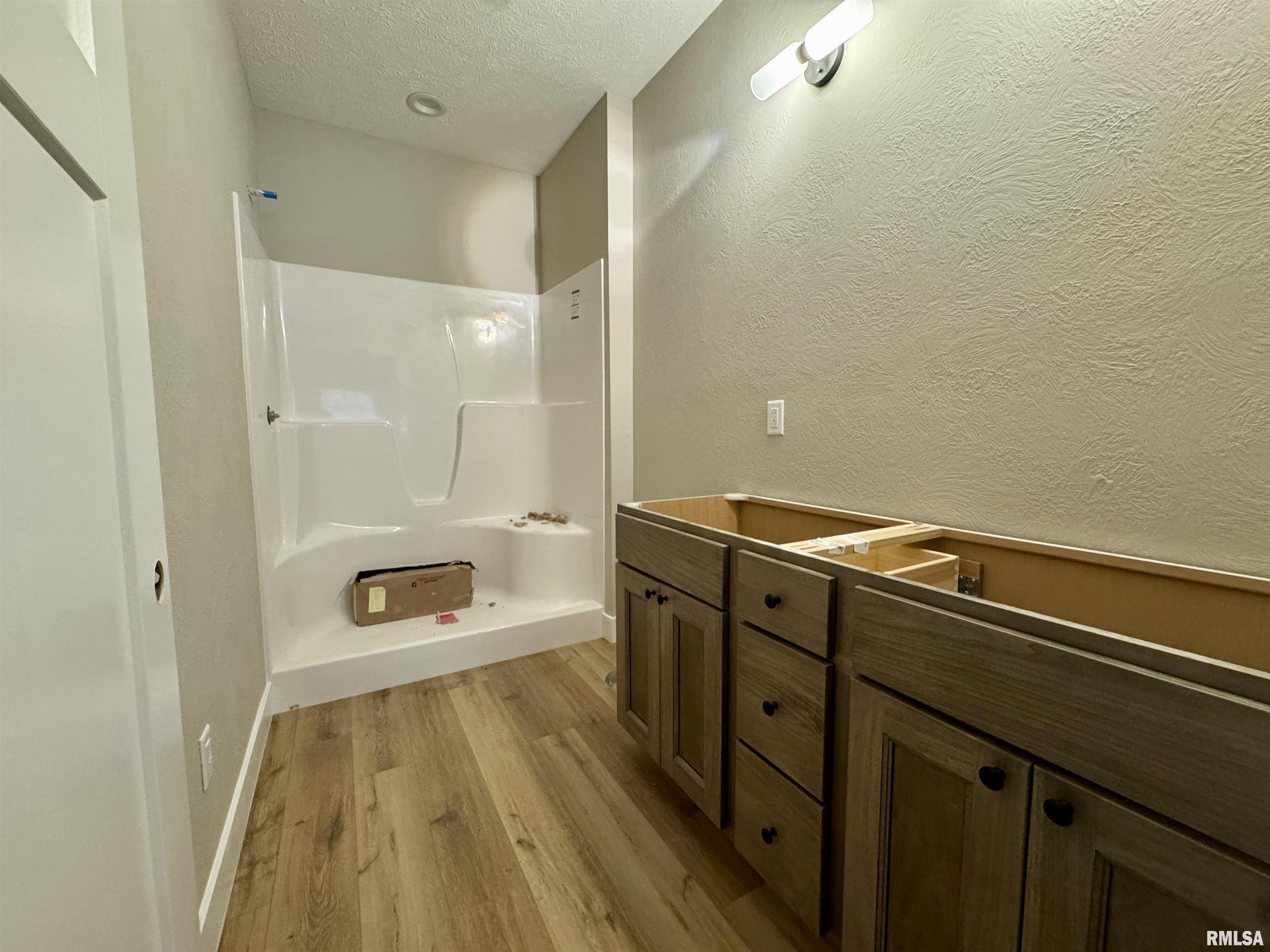 208 Hall Street Hurst, IL 62949 - Photo 8 of 17