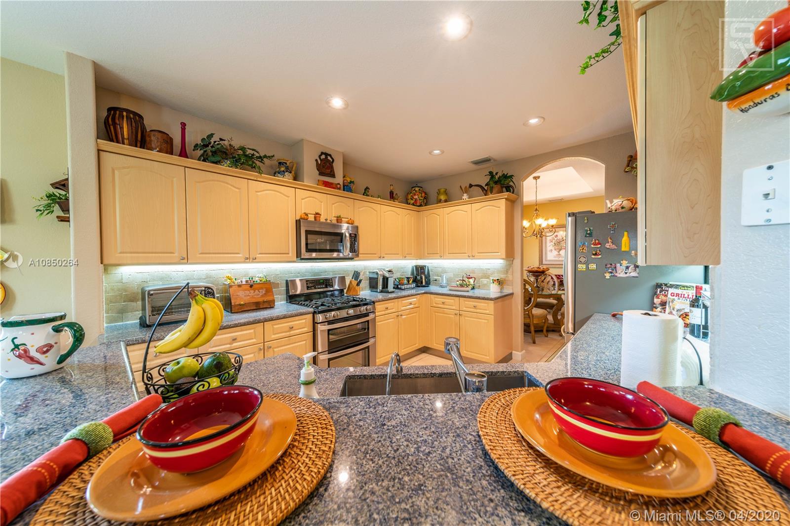 14933 Southwest 22 Street Miami, FL 33185 - Photo 21 of 49 Kitchen
