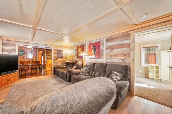 $233,400 | 2762 West Southern Avenue, Baldwin, MI 49304