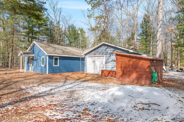 $233,400 | 2762 West Southern Avenue, Baldwin, MI 49304