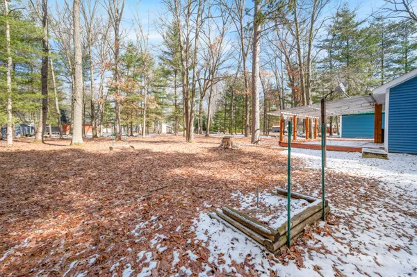 $233,400 | 2762 West Southern Avenue, Baldwin, MI 49304