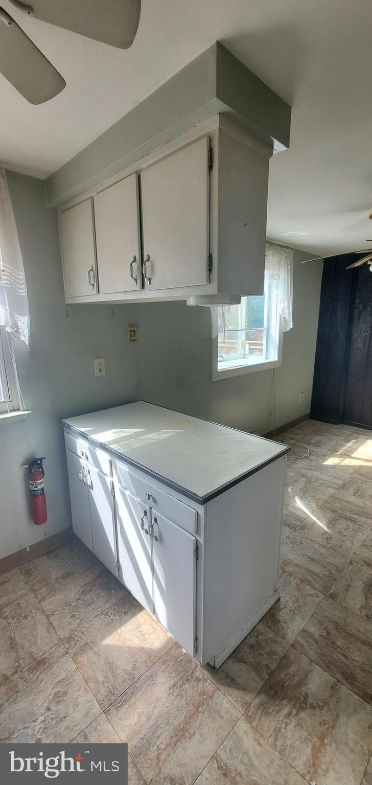 4404 Crossland Road Philadelphia, PA 19154 - Photo 19 of 50 Gallery Image 19