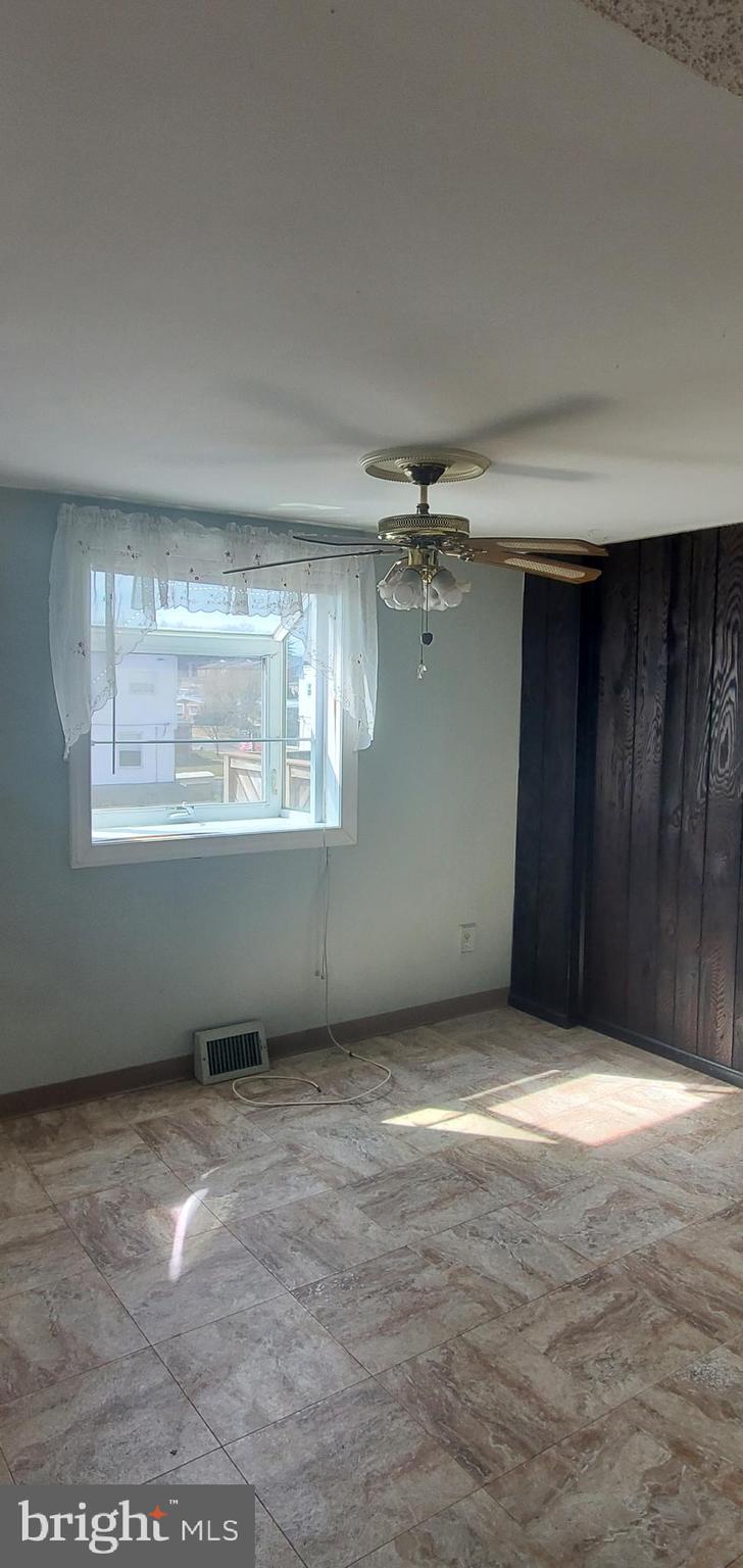 4404 Crossland Road Philadelphia, PA 19154 - Photo 10 of 50 Gallery Image 10