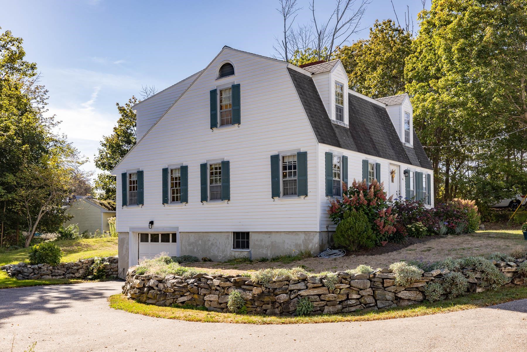 14 Colonial Lane New Castle, NH 03854 - Photo 2 of 28