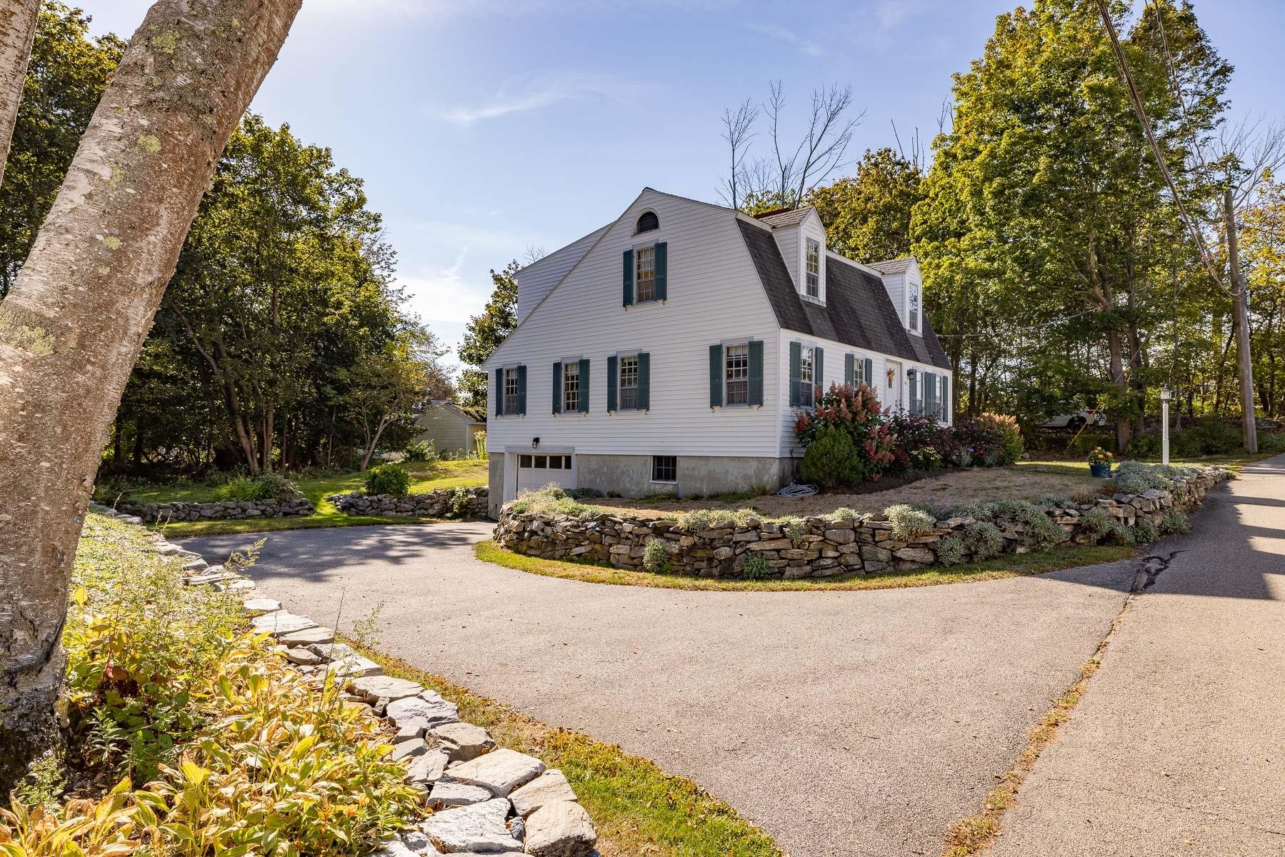 14 Colonial Lane New Castle, NH 03854 - Photo 3 of 28