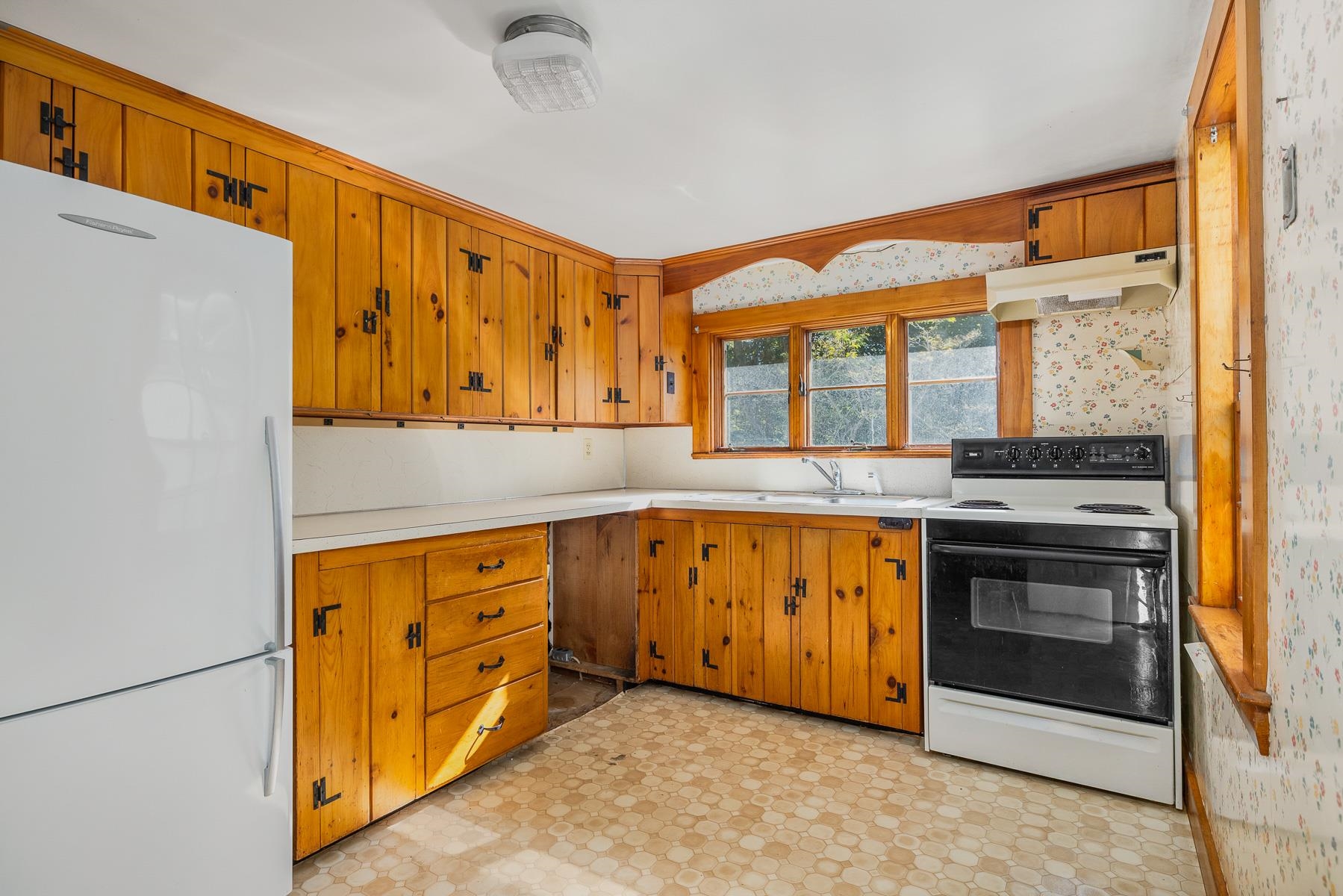 14 Colonial Lane New Castle, NH 03854 - Photo 8 of 28