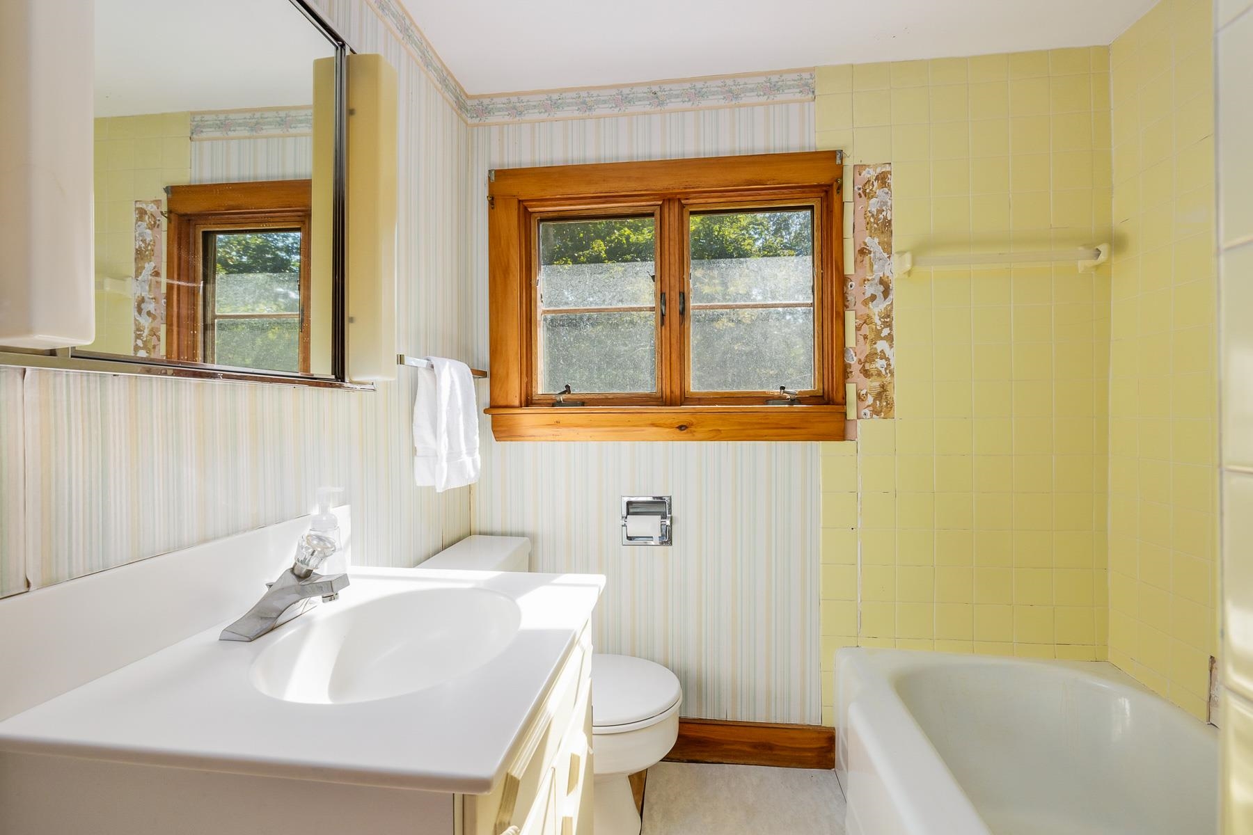 14 Colonial Lane New Castle, NH 03854 - Photo 10 of 28