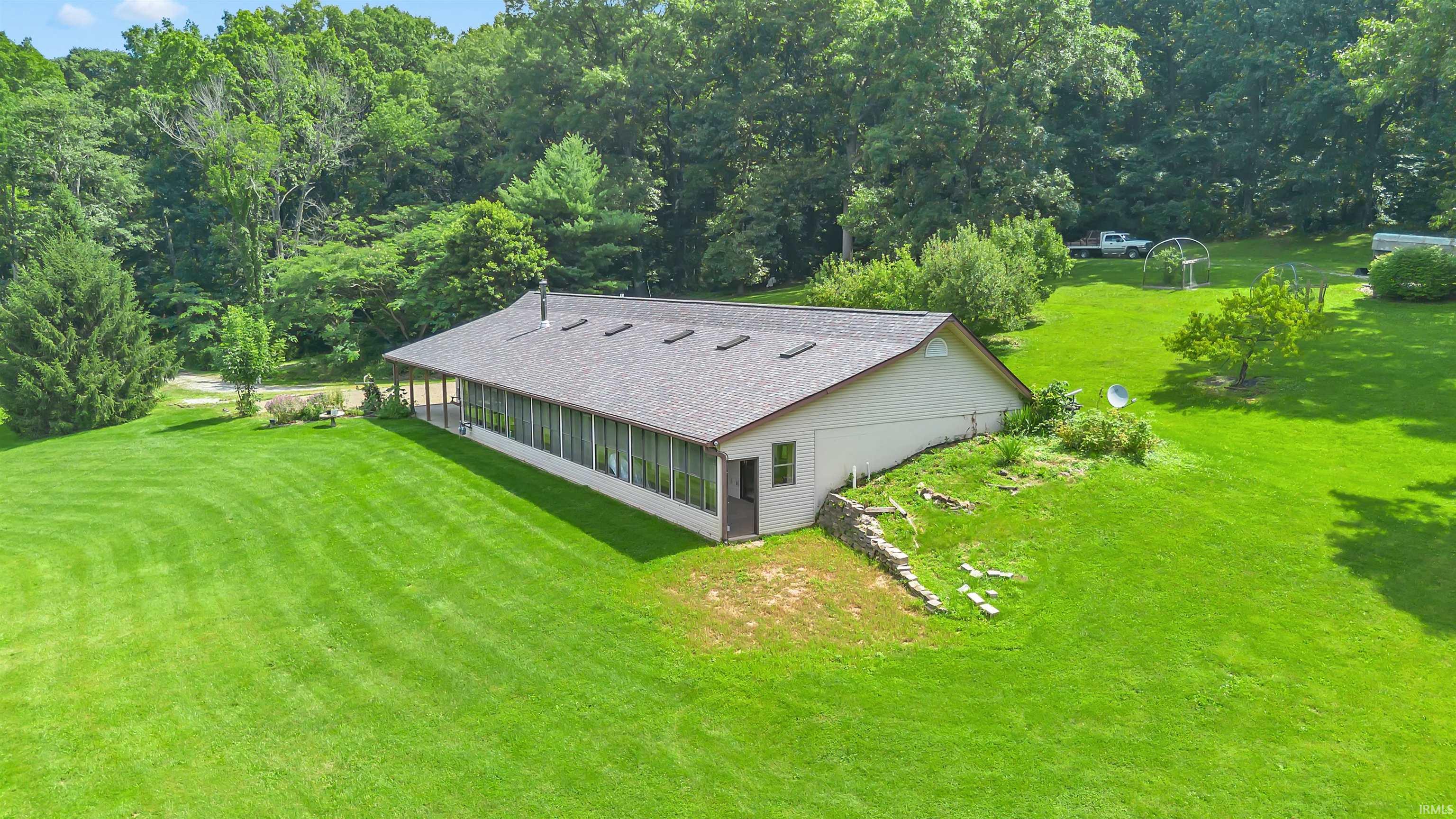 5662 Highway 54 Bloomfield, IN 47424 - Photo 2 of 50