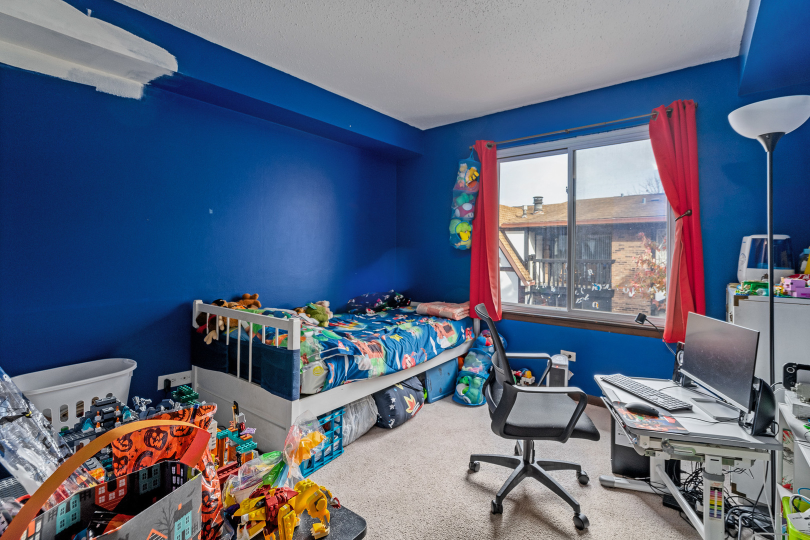 13615 Lavergne Avenue, Unit 110 Crestwood, IL 60418 - Photo 20 of 36 a bedroom with furniture and a window