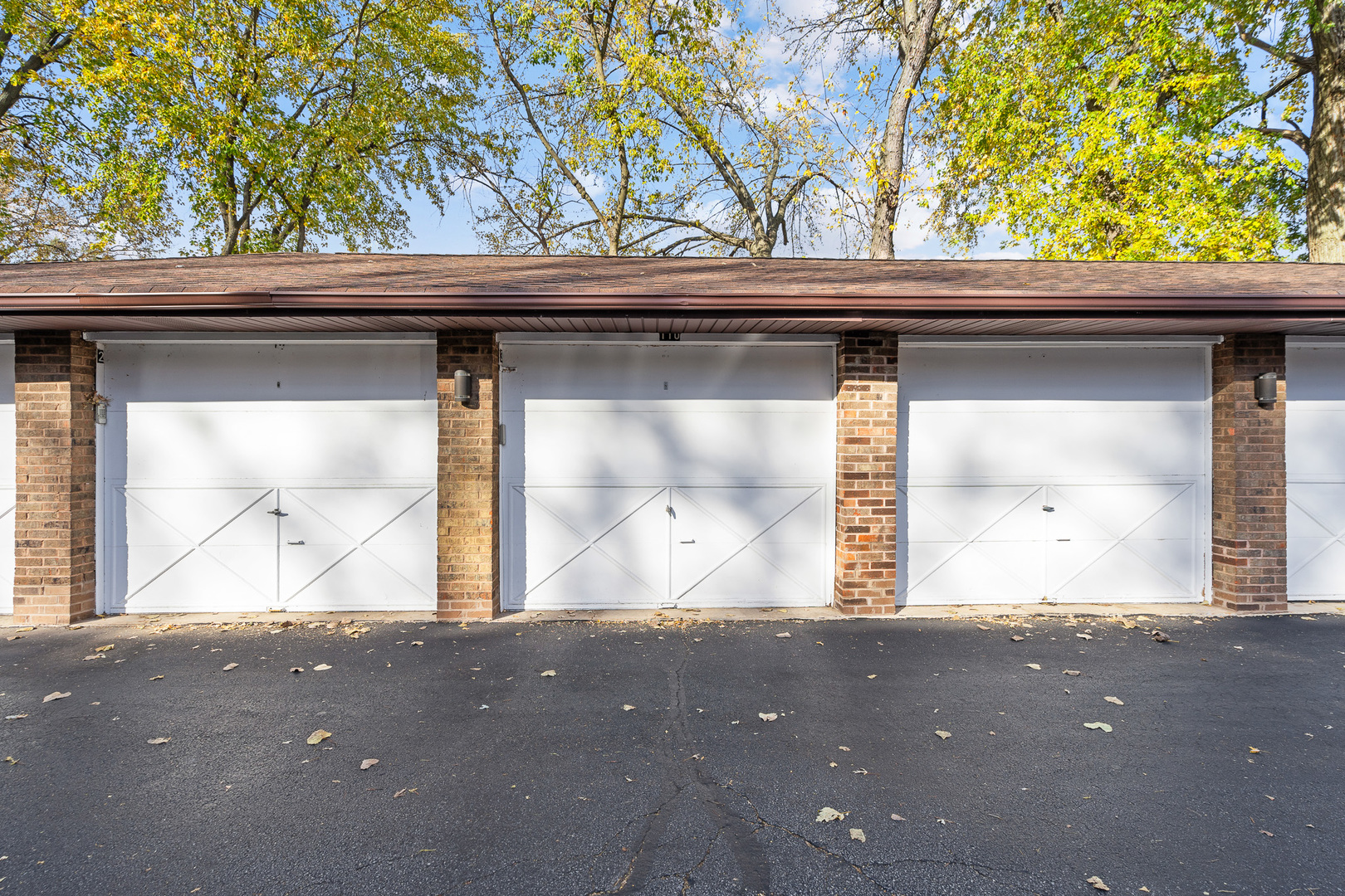 13615 Lavergne Avenue, Unit 110 Crestwood, IL 60418 - Photo 2 of 36 a view of a window of a house