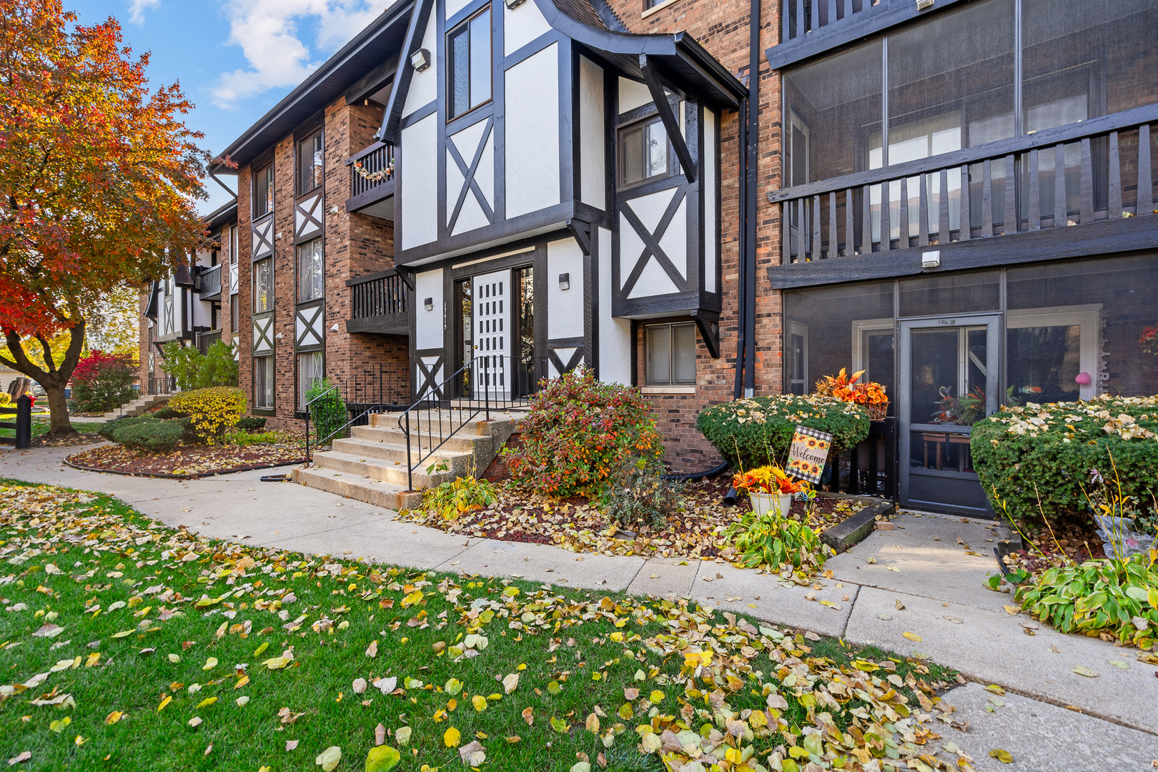 13615 Lavergne Avenue, Unit 110 Crestwood, IL 60418 - Photo 31 of 36 a view of a building with a yard