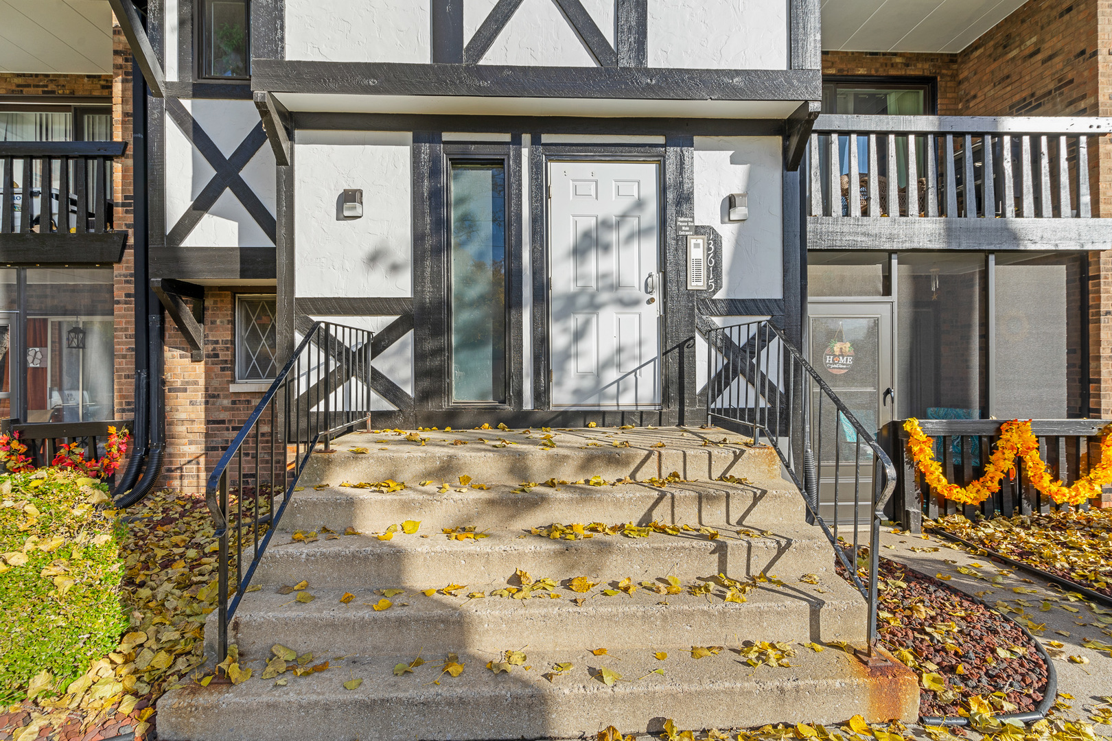 13615 Lavergne Avenue, Unit 110 Crestwood, IL 60418 - Photo 33 of 36 a view of a house with sitting area