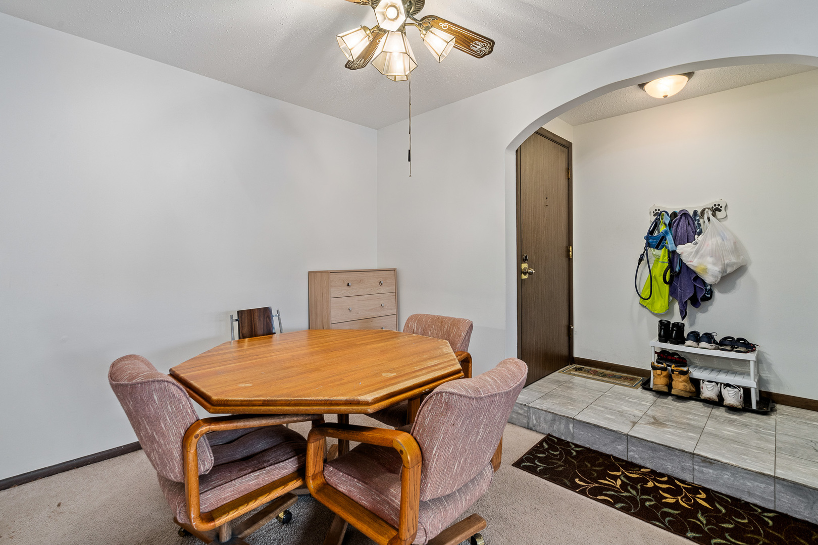 13615 Lavergne Avenue, Unit 110 Crestwood, IL 60418 - Photo 9 of 36 a view of a workspace with furniture
