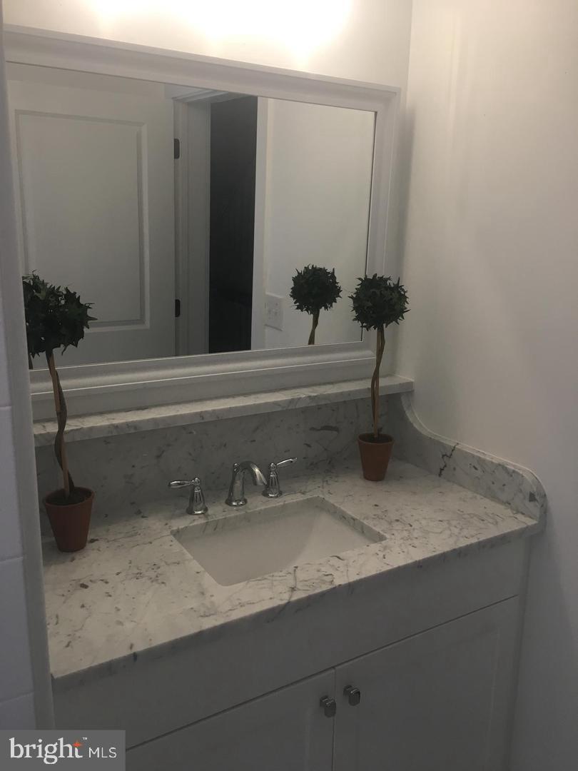 129 Poplar Avenue Wayne, PA 19087 - Photo 15 of 18 Bathroom