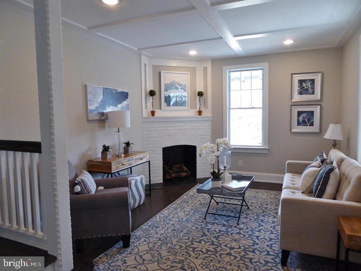 129 Poplar Avenue Wayne, PA 19087 - Photo 10 of 18 Living Room
