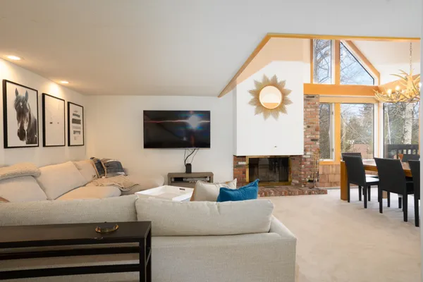 $609,000 | 60 Hilltop Road, Unit 60, Winhall, VT 05340