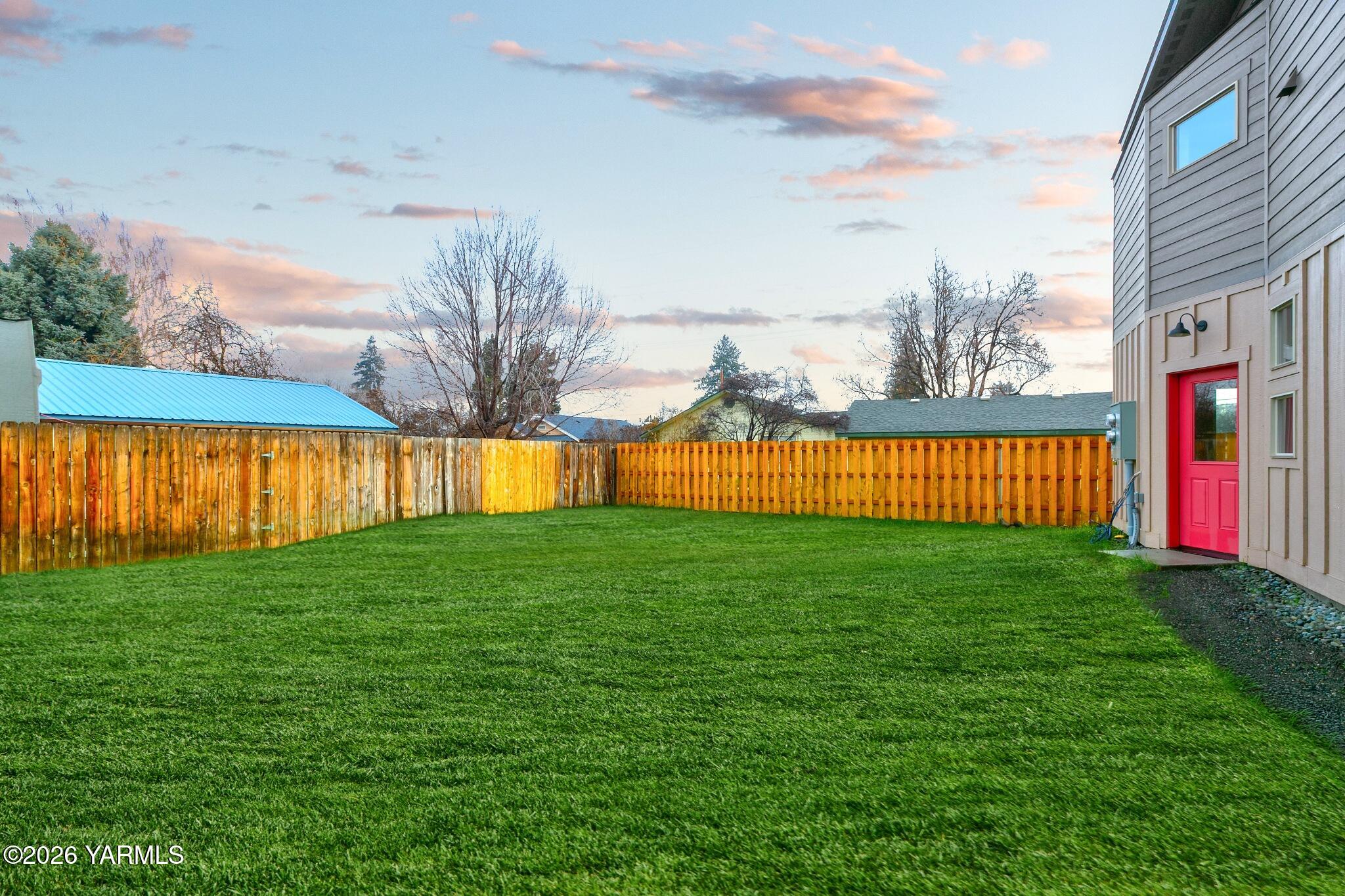 801 South 16th Avenue, Unit 4 Yakima, WA 98902 - Photo 21 of 22 a view of a garden
