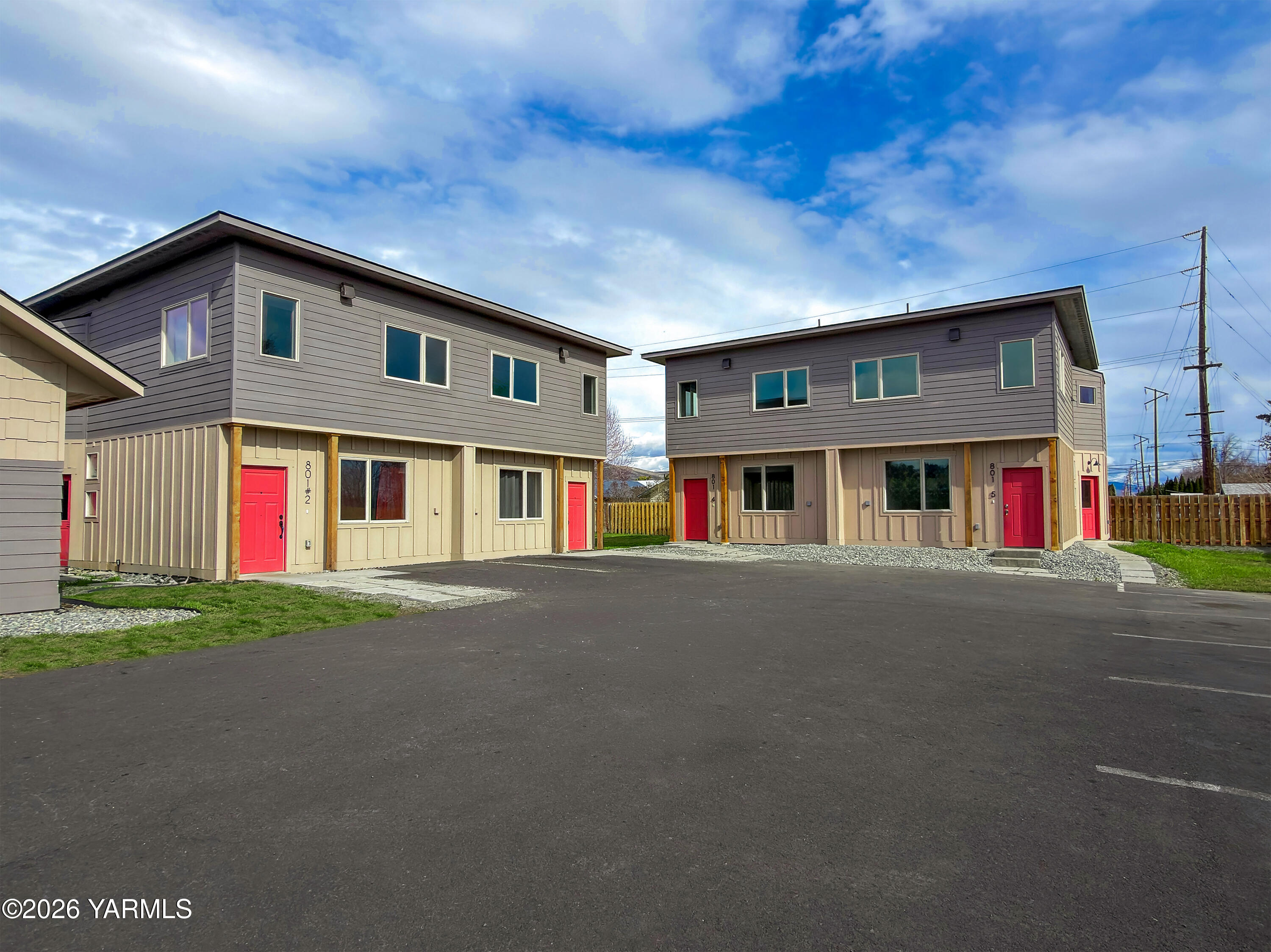 801 South 16th Avenue, Unit 4 Yakima, WA 98902 - Photo 4 of 23 801 N 16th Ave_Units 2-5
