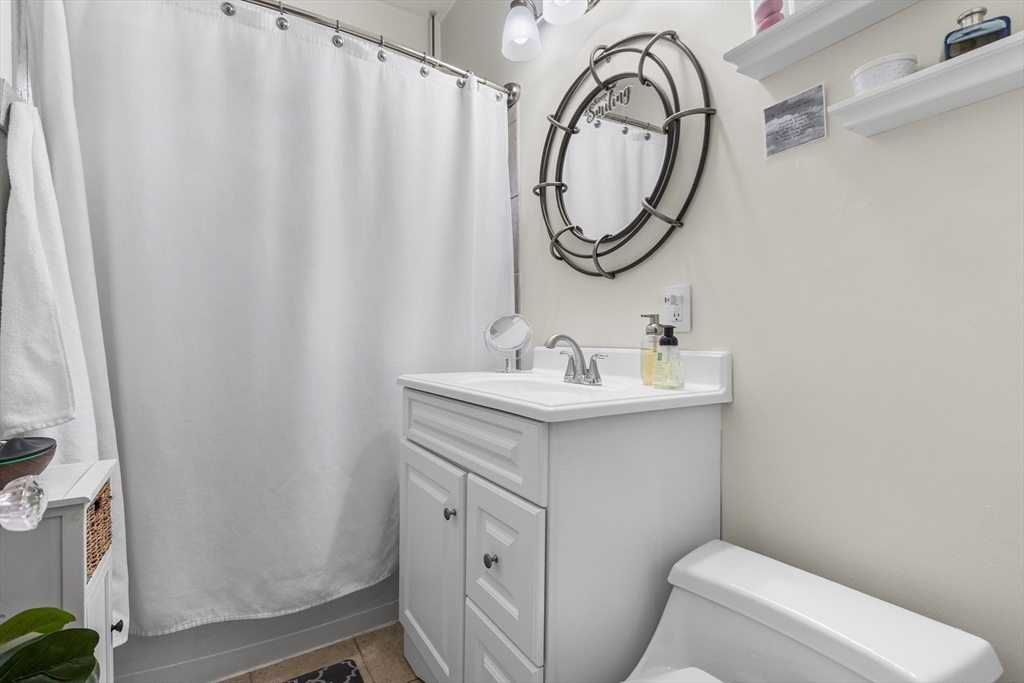 194 Beacon Street Framingham, MA 01701 - Photo 14 of 30