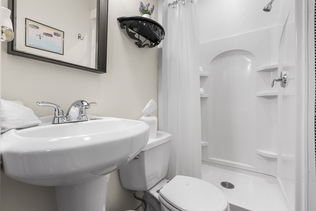 194 Beacon Street Framingham, MA 01701 - Photo 15 of 30