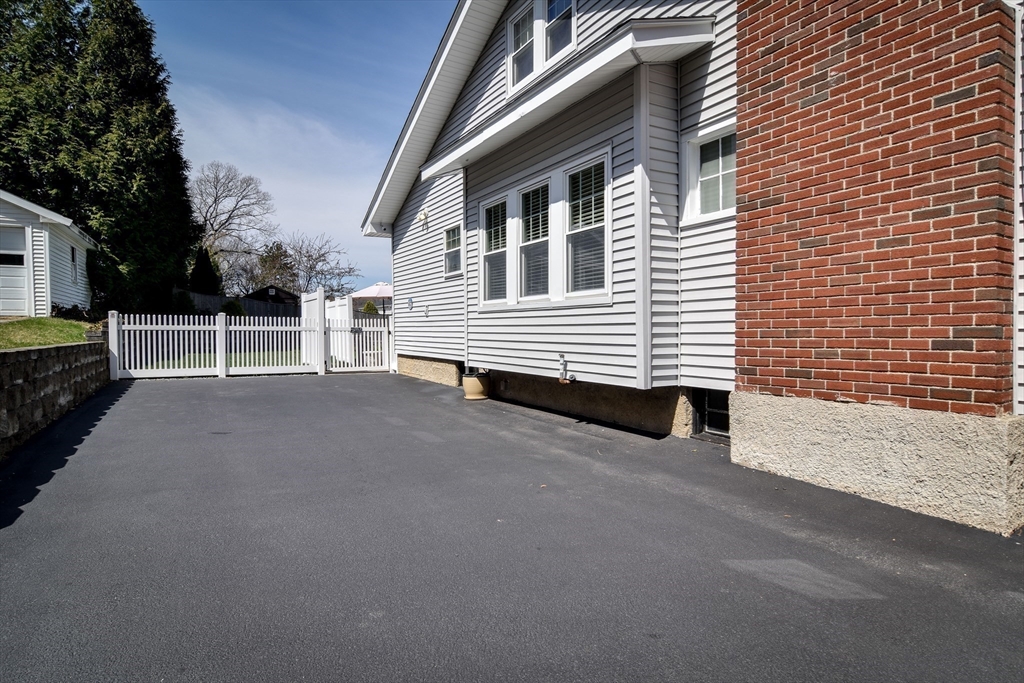 194 Beacon Street Framingham, MA 01701 - Photo 23 of 30