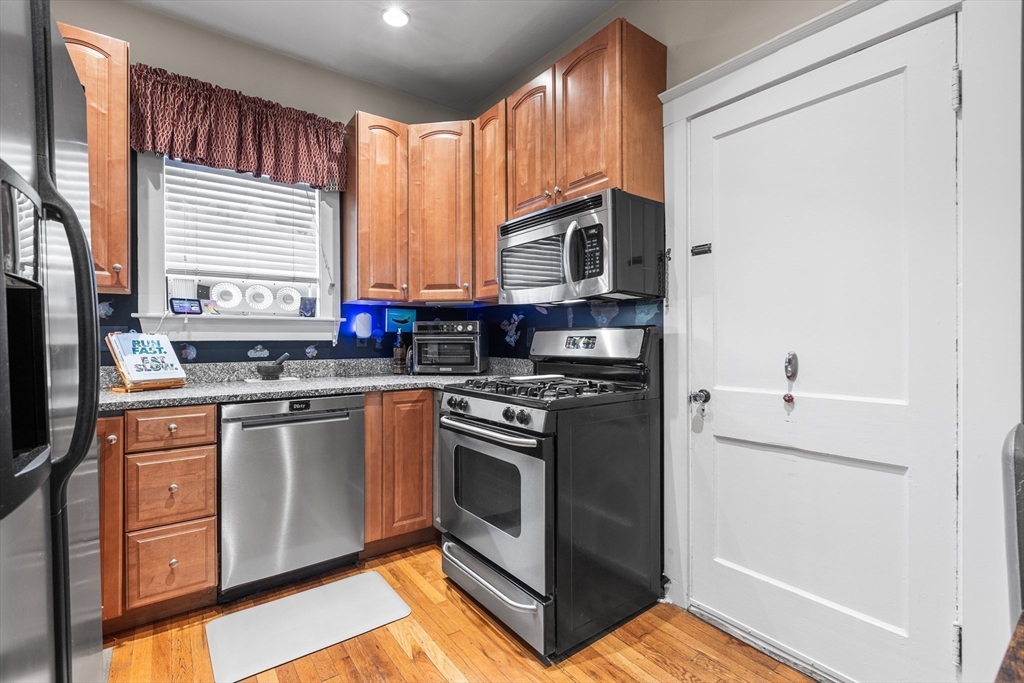 194 Beacon Street Framingham, MA 01701 - Photo 8 of 30