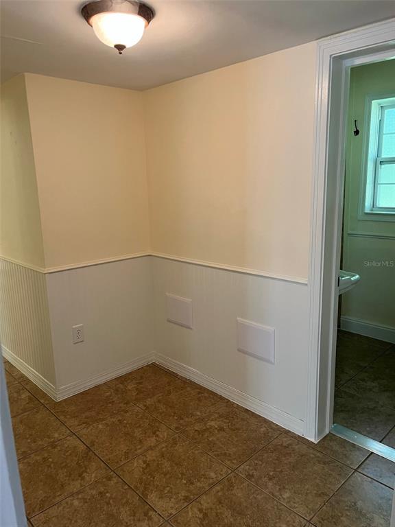 122 Northeast 37th Terrace Ocala, FL 34470 - Photo 17 of 20 an empty room and closet